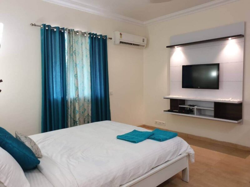 Couple Friendly 1BHK | Pool | Wi-Fi | Near Baga